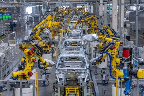 在山城重慶，看“中國速度” 30秒下線一臺車，這個超級工廠有點酷